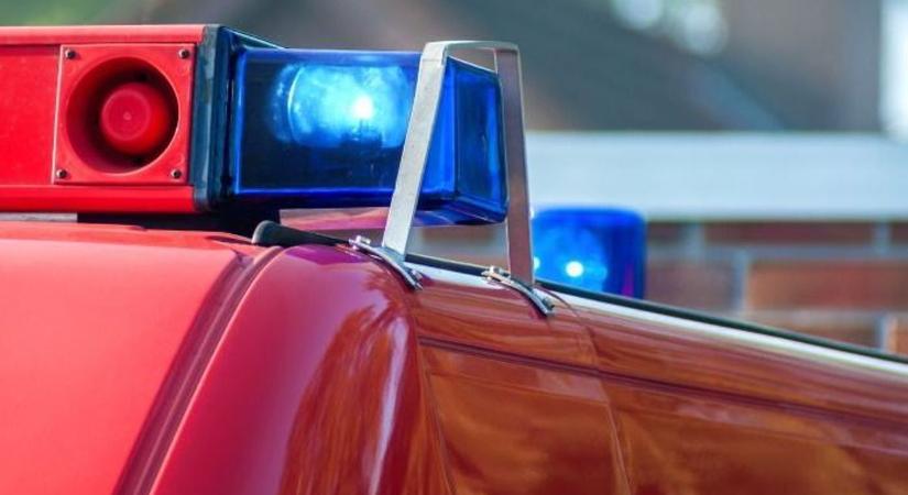 Két autó ütközött a forgalmas főúton