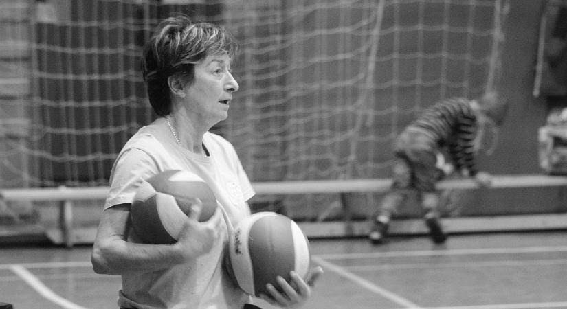 Így néz ki a székesfehérvári női röplabda nemrégiben elhunyt legendás alakjának sírja