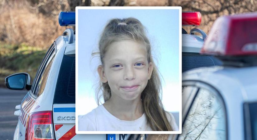 Látta? Ő az az angyalarcú lány, aki eltűnt, segítsen!