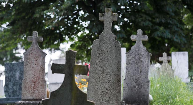 Híres halottak és elfeledett történetek a székesfehérvári temetőkben