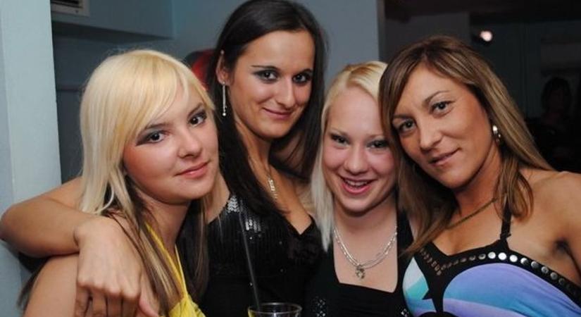 Így büntették le a világot a legmenőbb arcok a Color Caféban! (ÓRIÁSI GALÉRIA!)