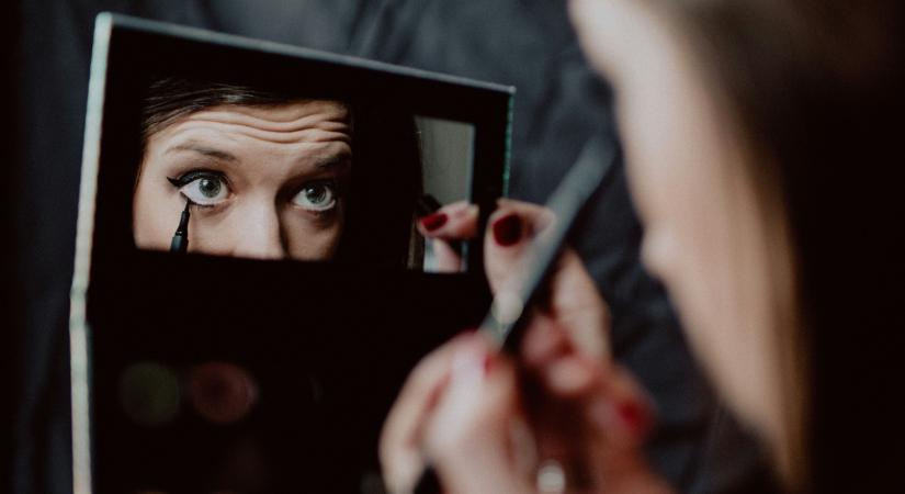 A sminkes szerint ezt az 5 sminkhibát szinte mindenki elköveti