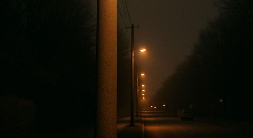 Hihetetlen, mit talált Halloween estéjén az oszlopon - fotóval