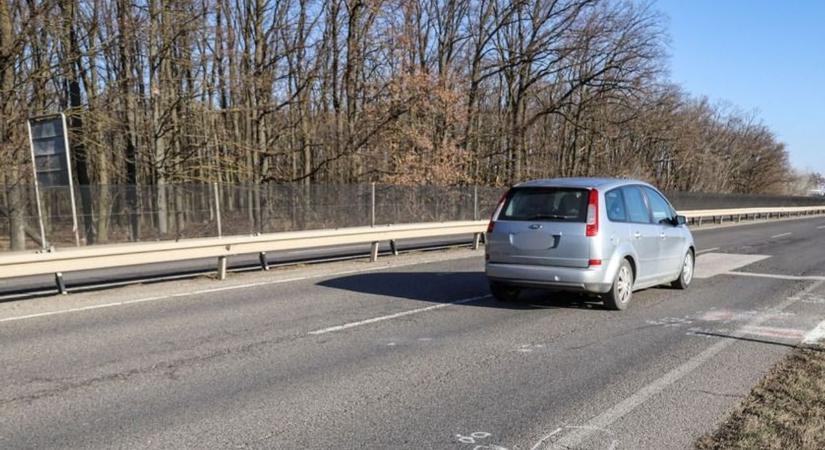 Felismerhetetlenségig roncsolódott – kettős halál a 4-esen