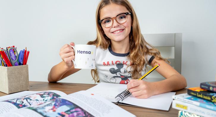 Diszlexia miatt tesztelték a kislányt, de kiderült, hogy valójában egy zseni