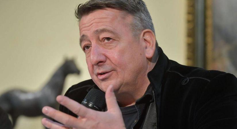 Ez az eredeti végzettsége Bayer Zsoltnak, a jobboldal ikonikus publicistájának, ebből szerzett diplomát