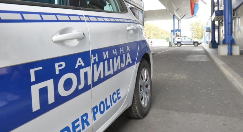 Fehérneműre vetkőztettek két magyar lányt a szerb határőrök