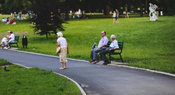 A kormány tervezi a 14. havi nyugdíjat 