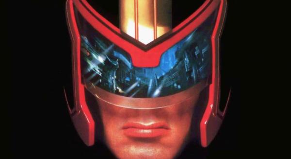 Dredd bíró visszatekintő kritika