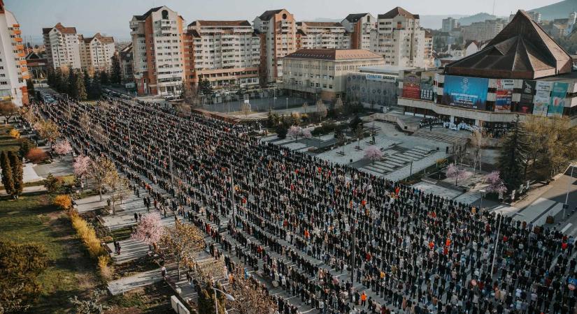 Naplórészletek egy utazó amatőr antropológus jegyzeteiből