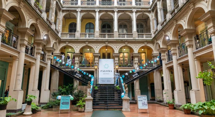 Ipari formák, városi ritmusok: kortárs ékszerkiállítás a Palomában