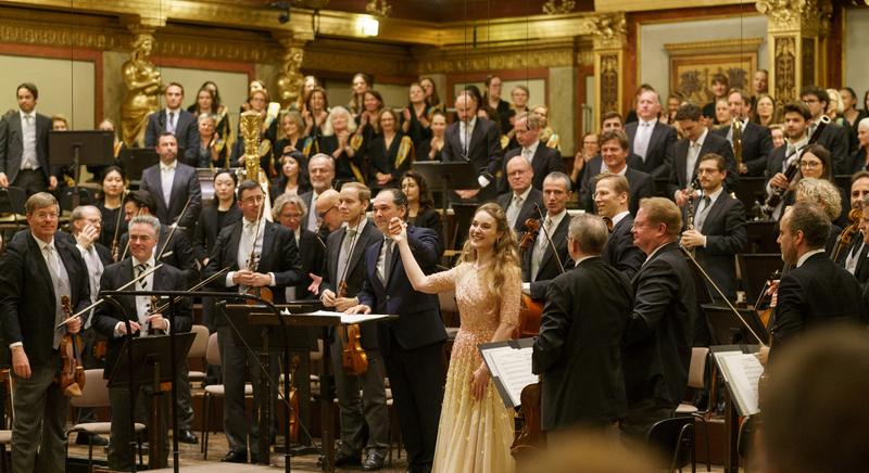 Így ünnepli Bécs a keringőkirály jubileumát - Egy nagy keringőtérré válik a város