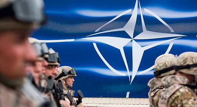 Román külügyminiszter: a NATO fokozza jelenlétét az országban az amerikai kontingens csökkentése után