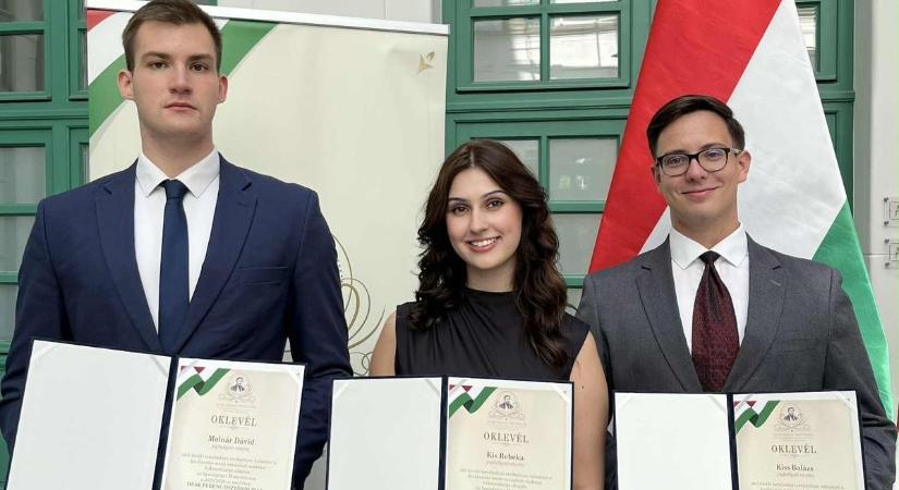 Pécsi diákok az élen: országosan is elismerték a fiatalokat
