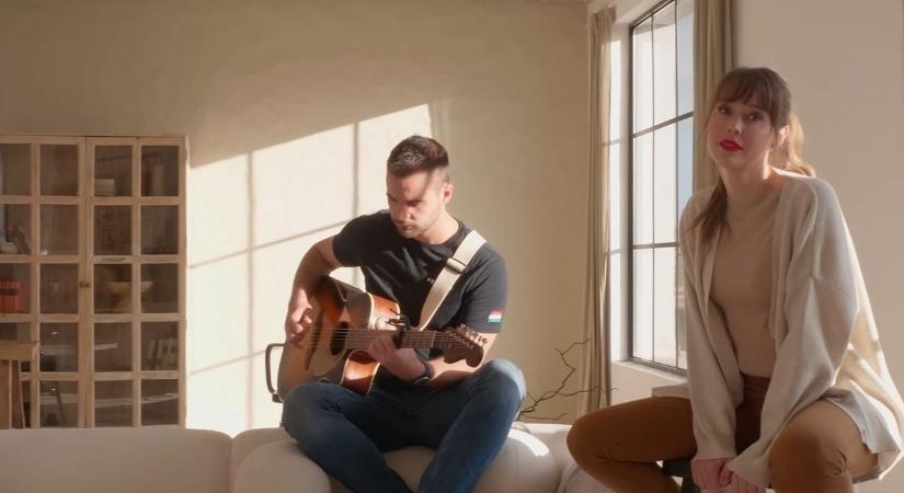 Ezzel a dallal üzenhetünk azoknak, akik már felülről figyelnek ránk