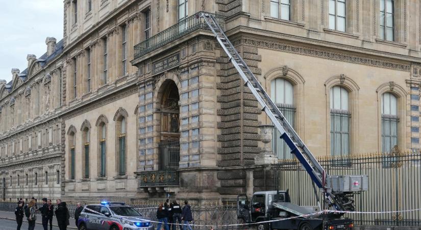 Őrizetbe vettek egy nőt a Louvre kirablása miatt