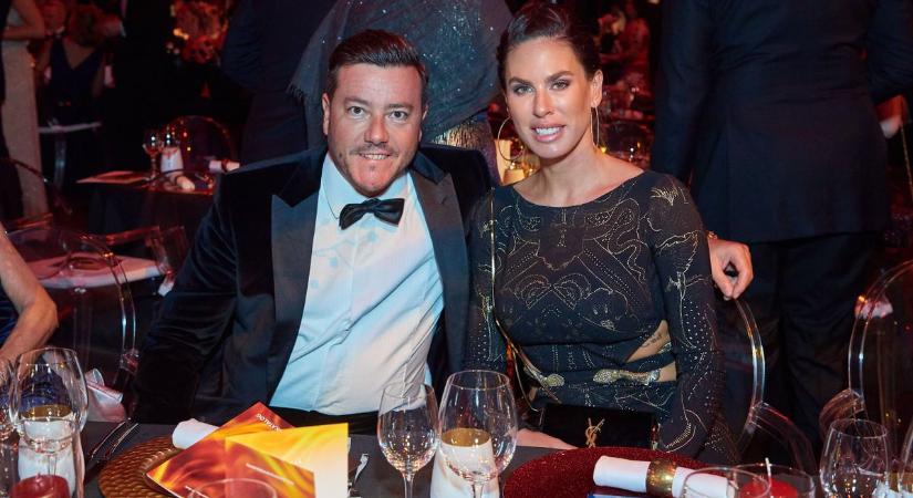 Hét gyémánt gyűrűjét siratja a magyar származású milliárdos felesége – börtönt kaphat érte