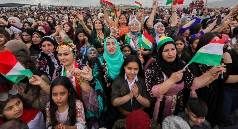 Megtört a jég: újabb népmozgásra lehet számítani, már most több százezer menekült költözött haza Szíriába