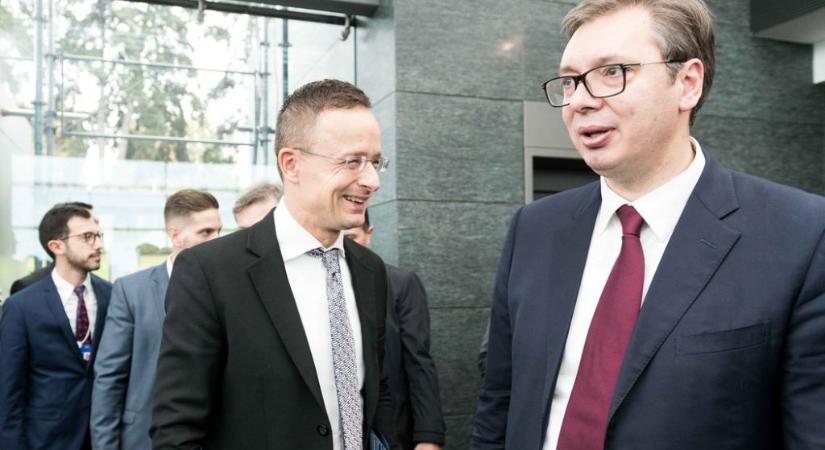 Visszafogott külügyi reakció arra, hogy magyar diákokat minősítettek nemzetbiztonsági fenyegetésnek a szerb rendőrök