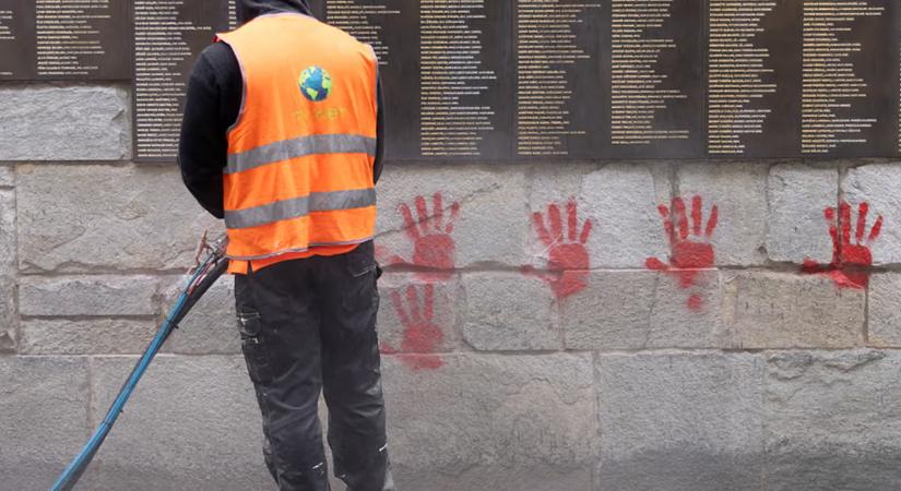 Putyin árnyéka Párizsban: börtönt kaptak a zsidó emlékmű orosz szálú gyalázói