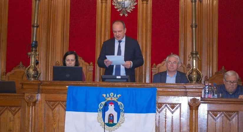 Több, a város életét érintő fontos döntést hozott a félegyházi képviselő-testület – fotók