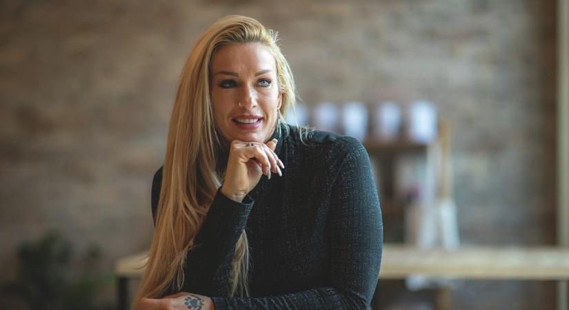 Molnár Anikó halloweeni meglepetése: édes hármasban forgatott szexvideót