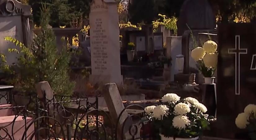 Számtalan hagyomány kapcsolódik Mindenszentek és halottak napjához  videó