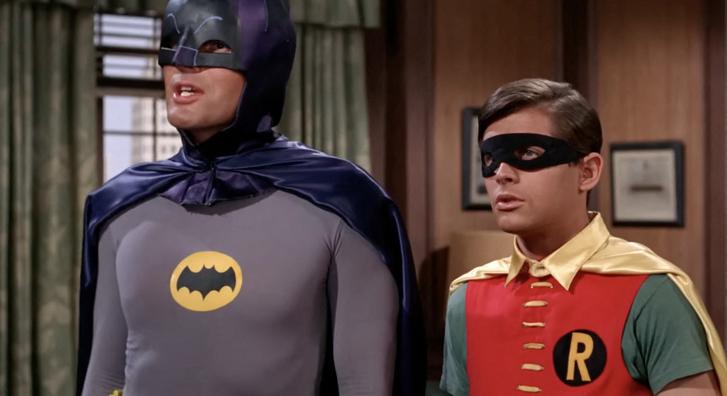 Elárverezték a Sötét Lovag köpenyét