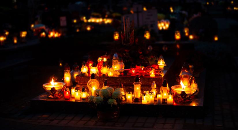 Amikor hajóról szórnak a Balatonba