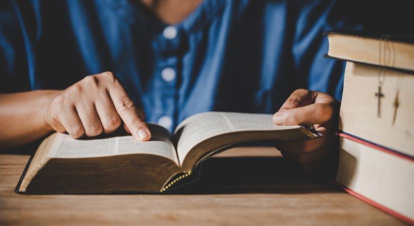 Sok országban életveszélyes lehet a Biblia birtoklása