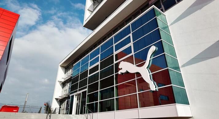 Mekkora a baj a Pumánál, ha 900 embert kirúgnak? – Radikális átalakítás jön és eltűnnek az olcsó sportcipők