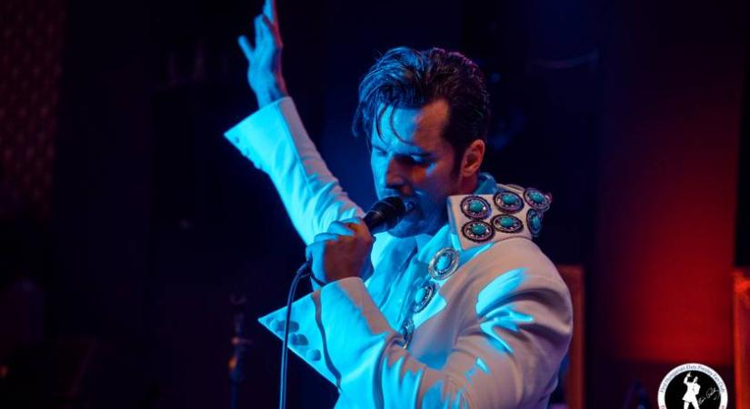 Ő a magyar Elvis Presley: a piszkosul jóképű énekes külföldön is sikeres
