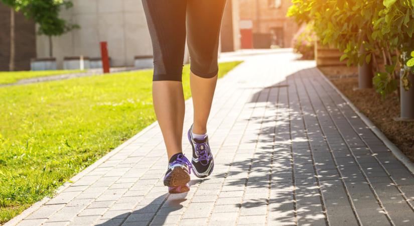 Kiderült, tényleg kaphatunk-e pénzbírságot, ha túl gyorsan sétálunk az úton