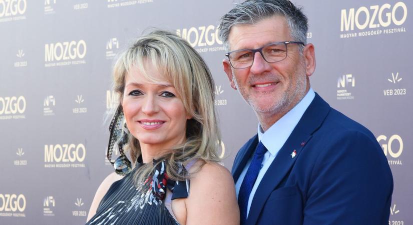 56 évesen harmadszor is apa lett Kárász Róbert, fotót is mutatott a csöppségről