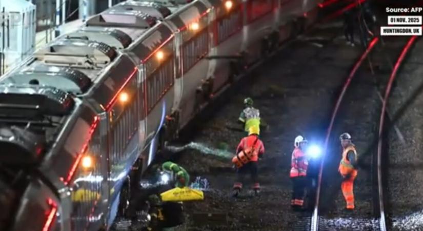 Késes ámokfutás történt egy vonaton Angliában, kilenc sérült életéért küzdenek