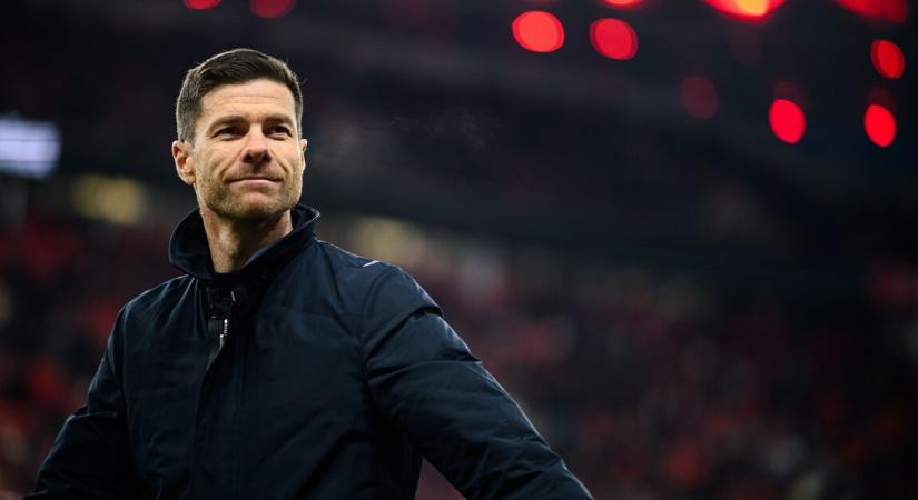 Xabi Alonso nem akar 200 kamerát a Liverpool stadionjában, ezért nem edzenek ott