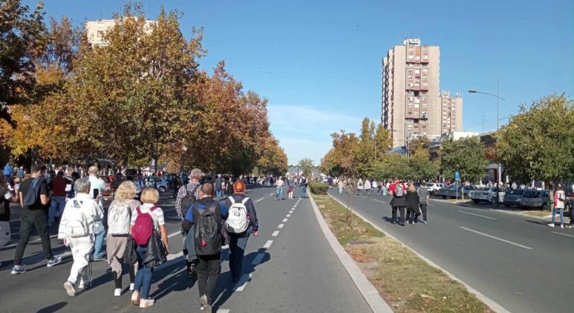Újvidék polgármestere szerint sok szemetet hagytak maguk után az emlékezők