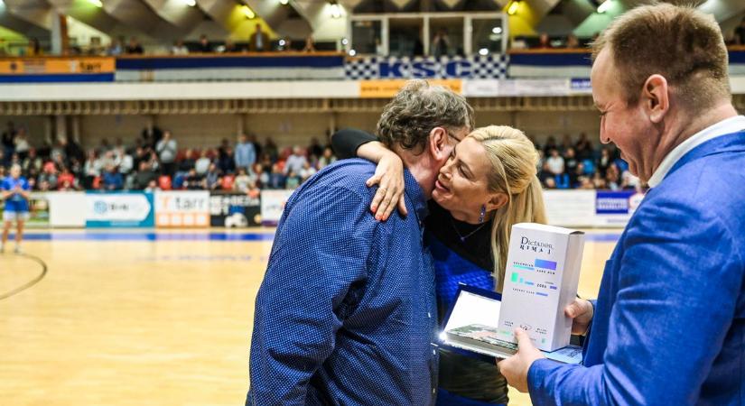 Elbúcsúztatták a legendává váló szakembert (fotókkal)