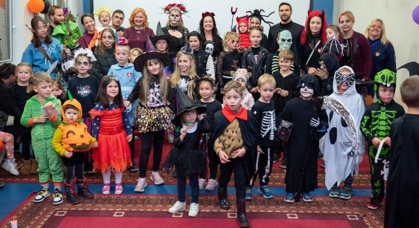 Szuperhősök és rémisztő teremtmények lepték el a debreceni óvodát - videóval!