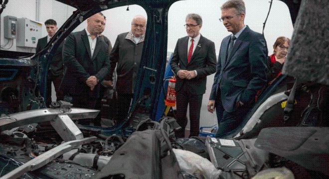 Közösen a mobilitás jövőjéért – átadták a Járműlabort a Debreceni Egyetemen