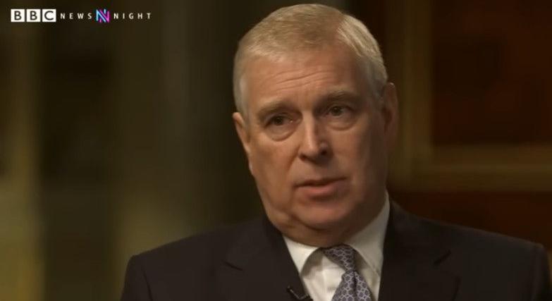 III. Károly megfosztotta öccsét a hercegi rangtól