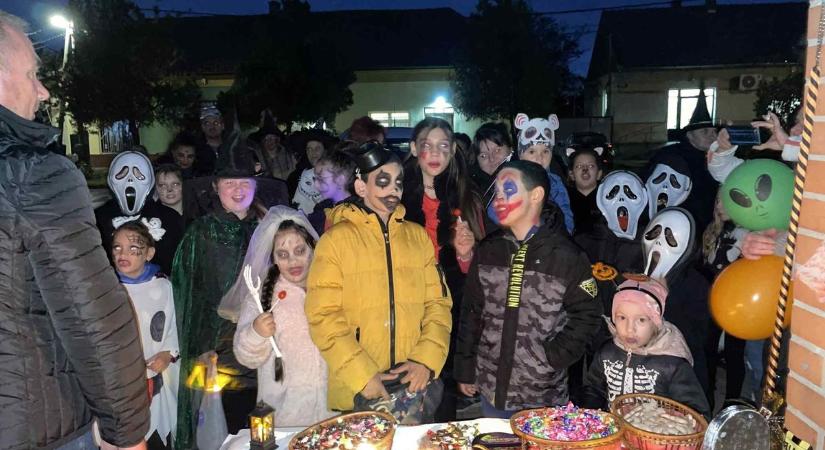 Rémisztő alakok lepték el Zagyvarékas utcáit, mindannyian egy dolgot akartak – videóval