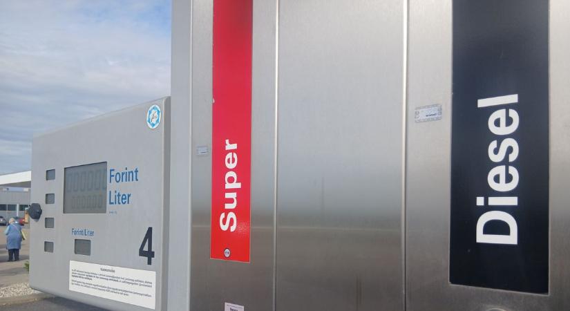Nem kér pontgyűjtőt, csak kártyát – Az önkiszolgáló benzinkutak térhódítása