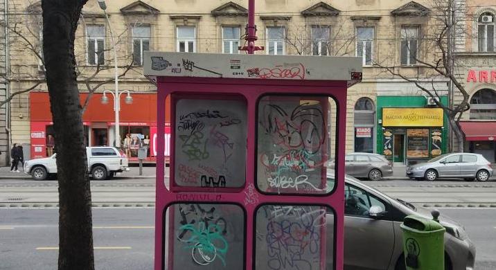 Budapestről eltüntetik használaton kívüli telefonfülkéket