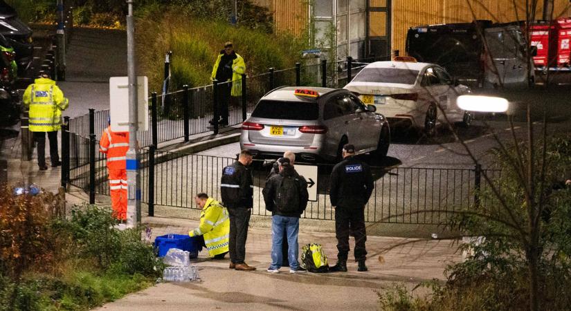 Késes támadás a Londonba tartó vonaton, kilencen életveszélyes állapotban vannak