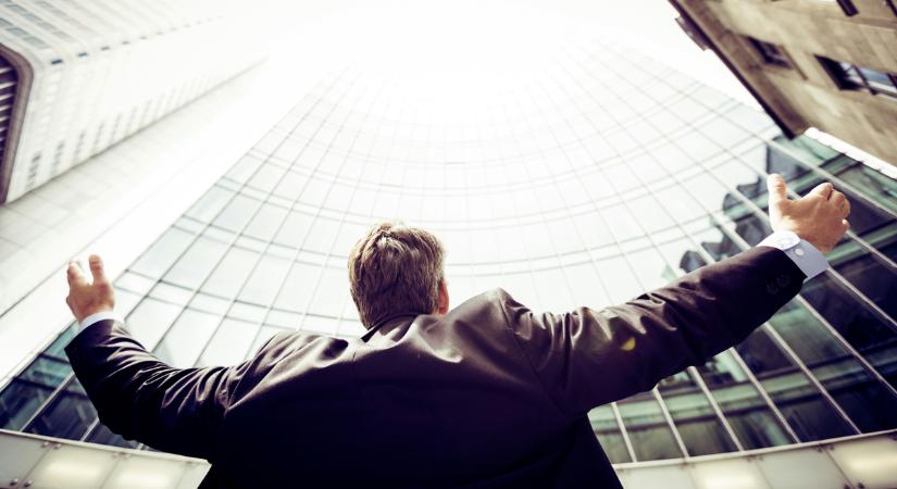 Fodrászhoz ment a férfi: hihetetlen dolog történt vele, mire levágták a haját