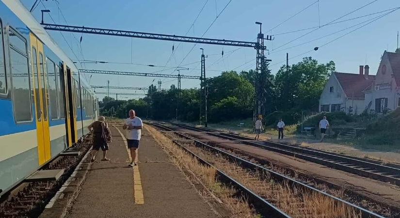 WC-szünetet tartott a debreceni vonat