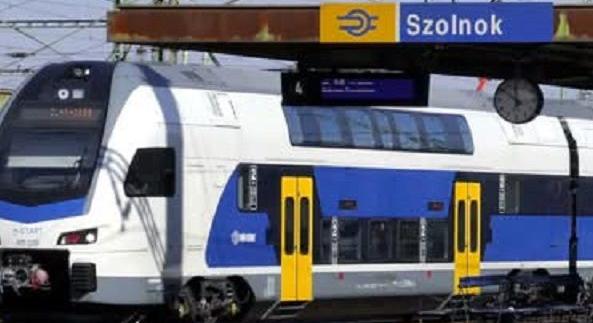 WC-szünet miatt állt meg egy vonat