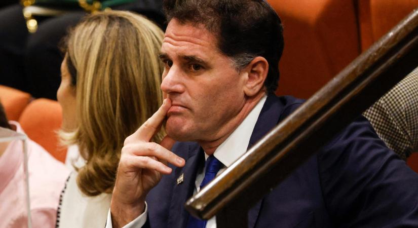 Rögbijátékosként alapozott, Netanjahu legfőbb bizalmasa lett és Trump kegyét is bírja