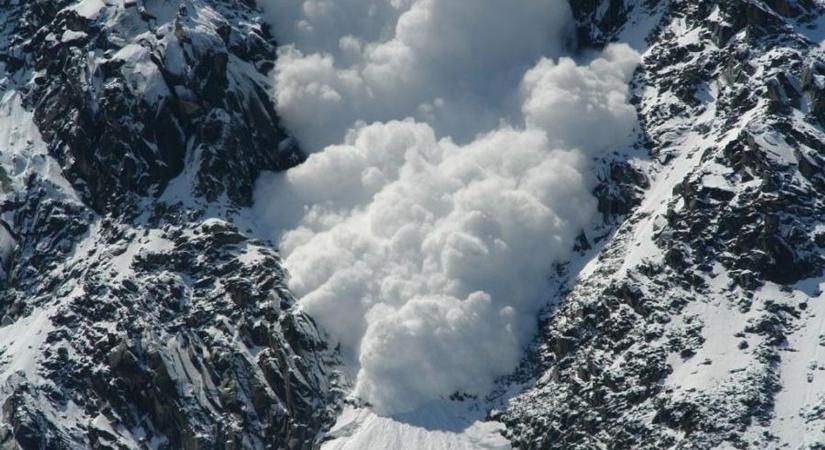 Többen meghaltak az Alpokban lezúduló lavina következtében